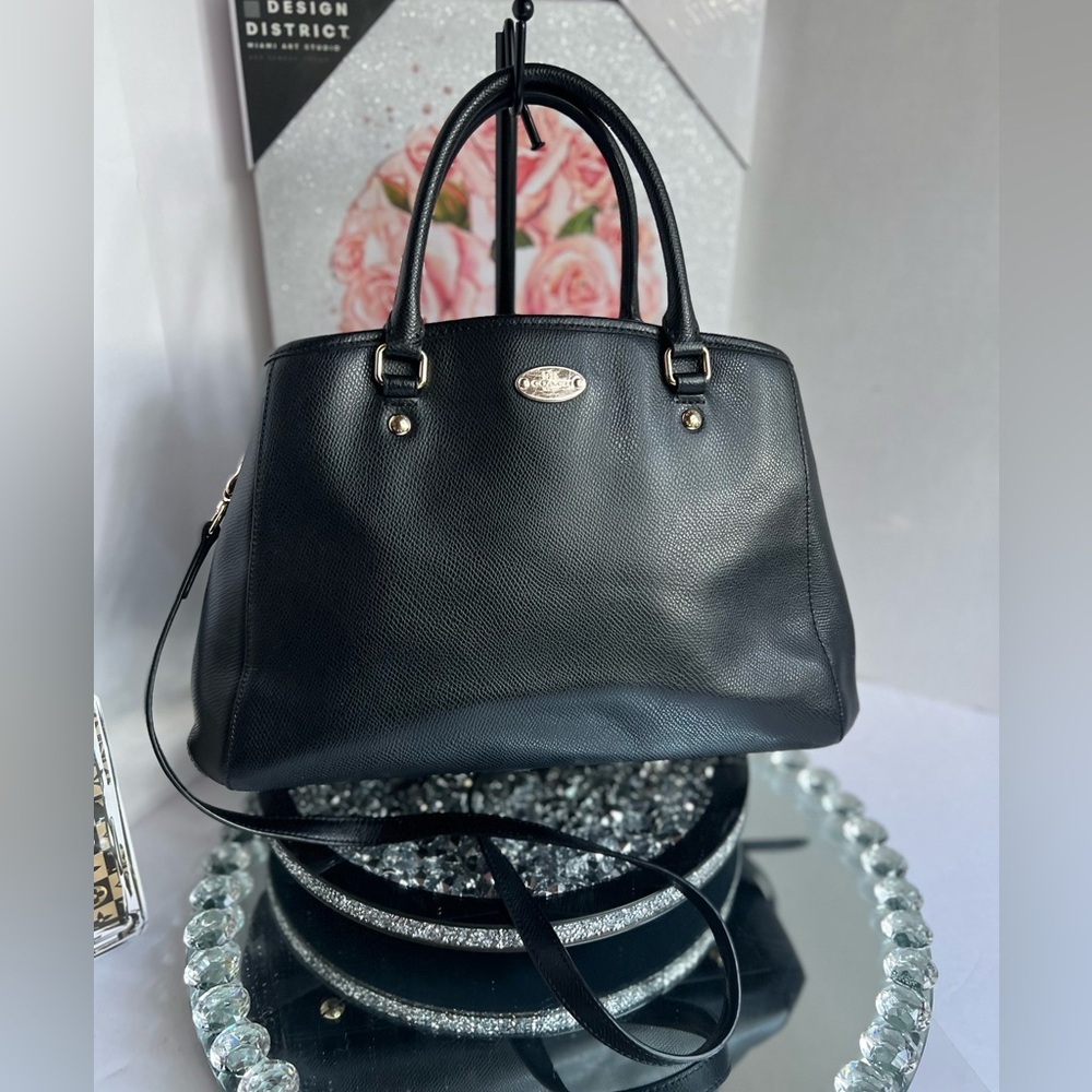 Coach Black Satchel Structured Spacious Design Hannah or crossbody